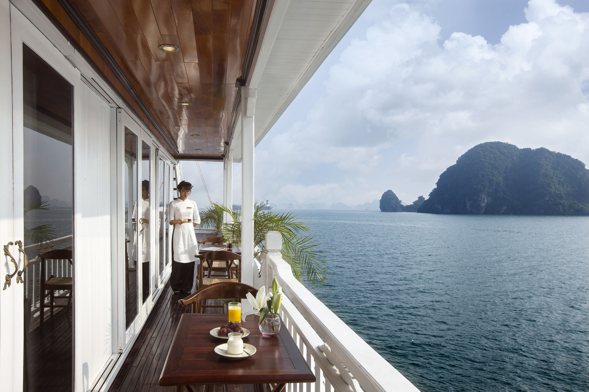 Aphrodite Cruise Ha Long Exterior photo